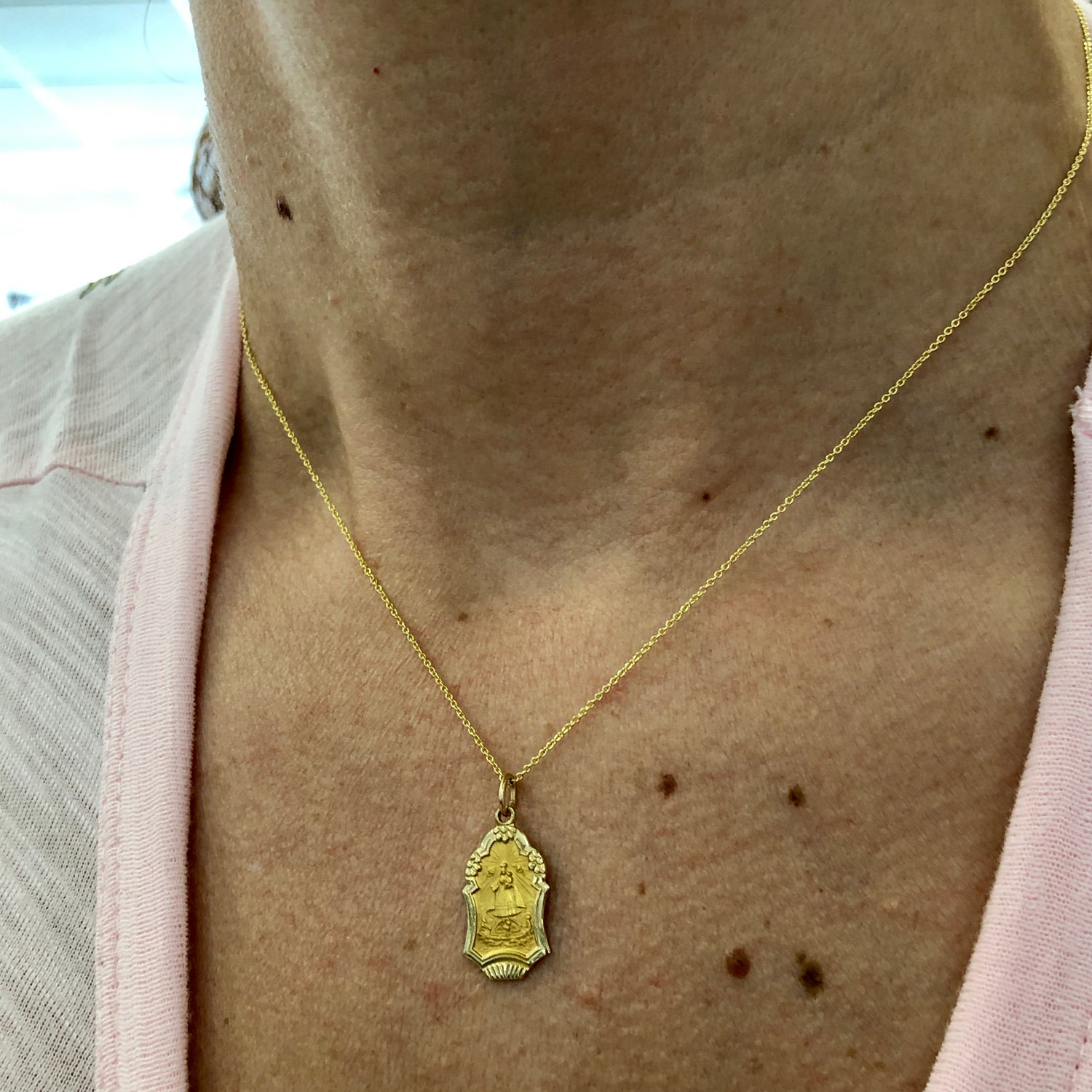 Caridad del Cobre Medal Flwrs