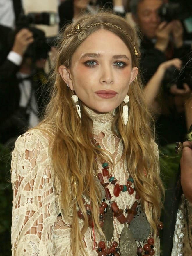 Mary Kate Olsen Met Accessories