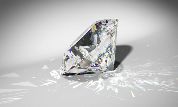 XXXL One large diamond with sparkles